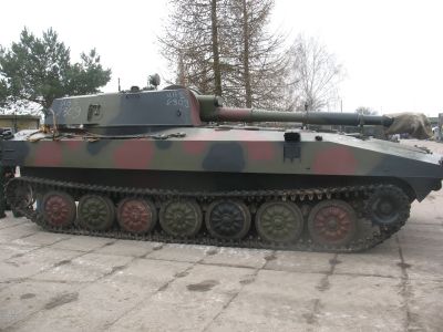 Samobieżna haubica 122mm 2S1 Goździk
